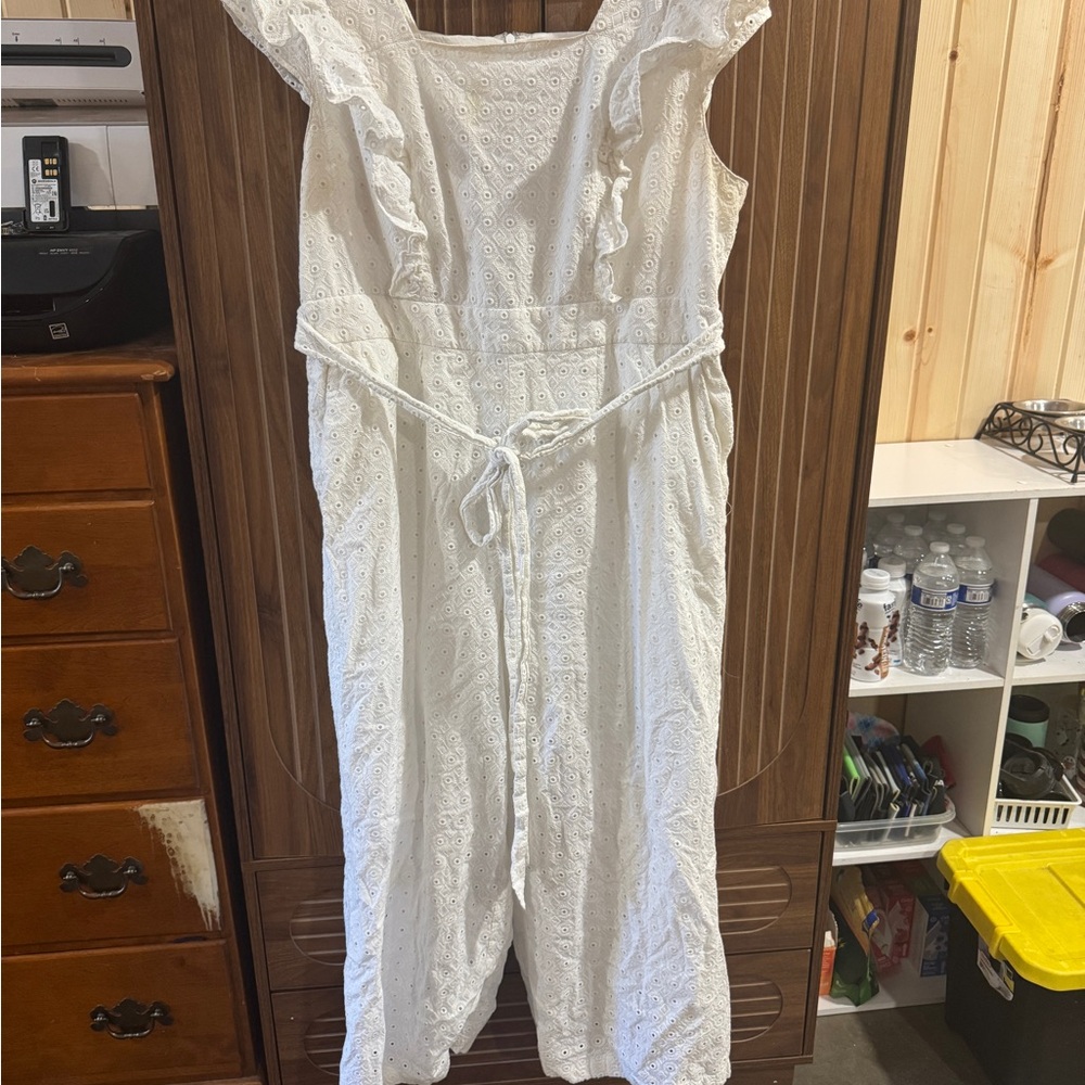 Rachel Parcell White Eyelet Garment